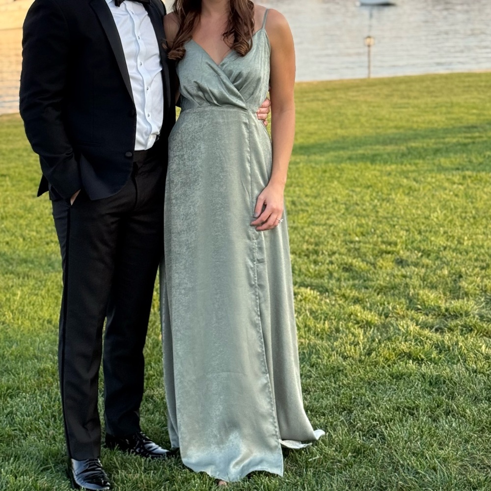 Lulu's Elegant Sage Green Maxi Dress